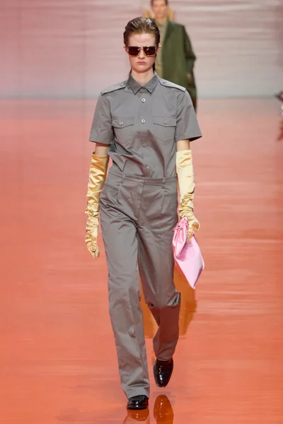 Look 49